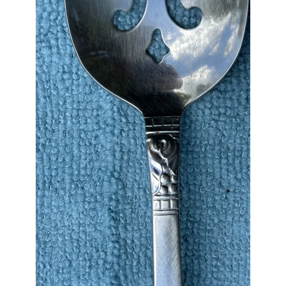 Oneida LTD Brookwood Pierced Serving Spoon Stainless Slotted Vegetable Spoon